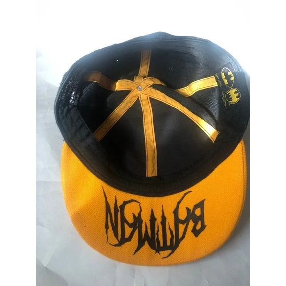 Batman Hat Cap Fitted Mens Small Medium Black Yellow DC Comics - Picture 3 of 5